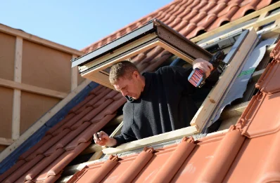 Pose de fenêtres de toit Velux à Rosteig